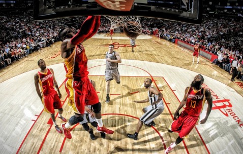 开云在线赛事平台-末节之王米切尔，马刺掀翻雄鹿的战术密码