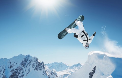 开云下载-赛道与球场，F1新赛季揭幕战与火箭击败上海队的双重焦点